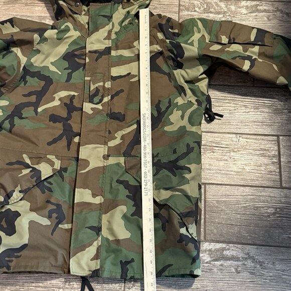 US Military Jacket Woodland Camo Cold Weather Parka Hood Medium Long - Picture 9 of 10
